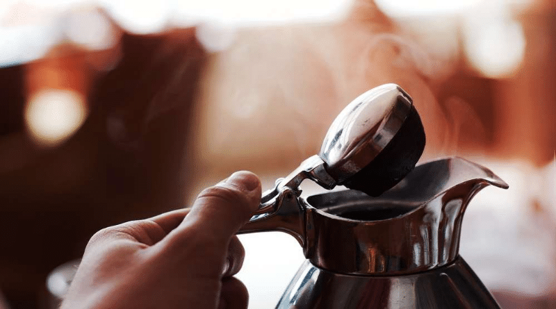 Домашние хитрости: Как легко удалить накипь в чайнике простыми средствами