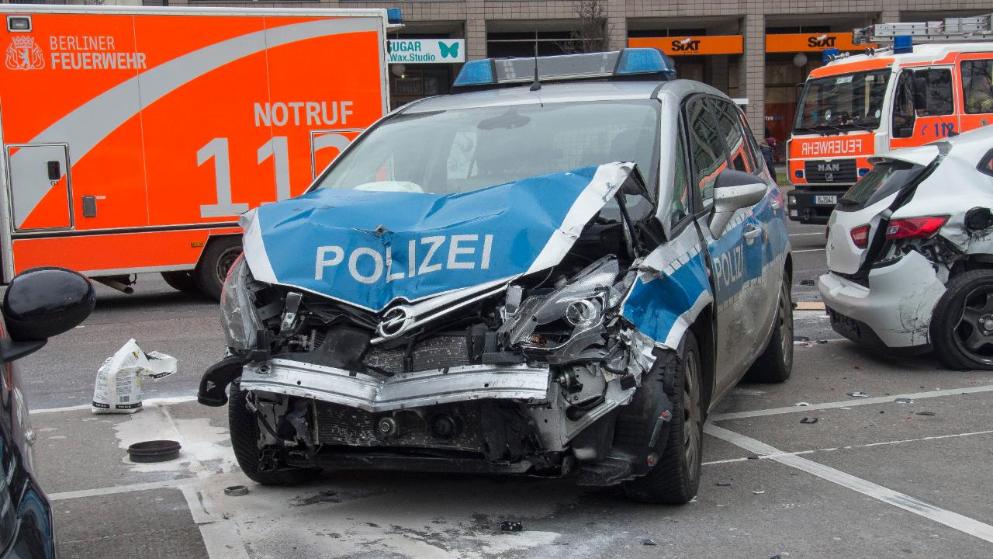 Происшествия: Смертельное ДТП в Берлине: из-за пьяного полицейского погибла женщина рис 2