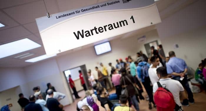 Политика: Быстрее всех в Германии обрабатываются заявки беженцев из Сирии