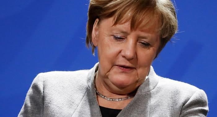 Политика: Ангела Меркель уходит из Facebook