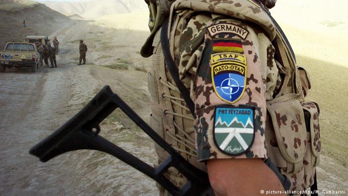 Политика: Немецкие военные останутся в Афганистане еще на год