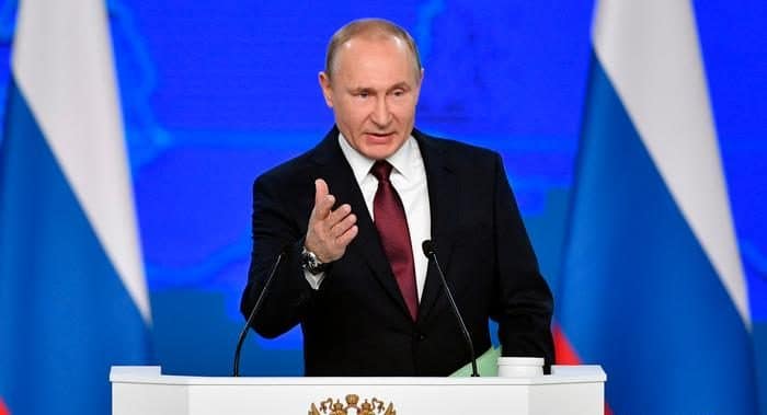 Политика: Путин нацелит оружие на США, если те разместят ракеты в Европе