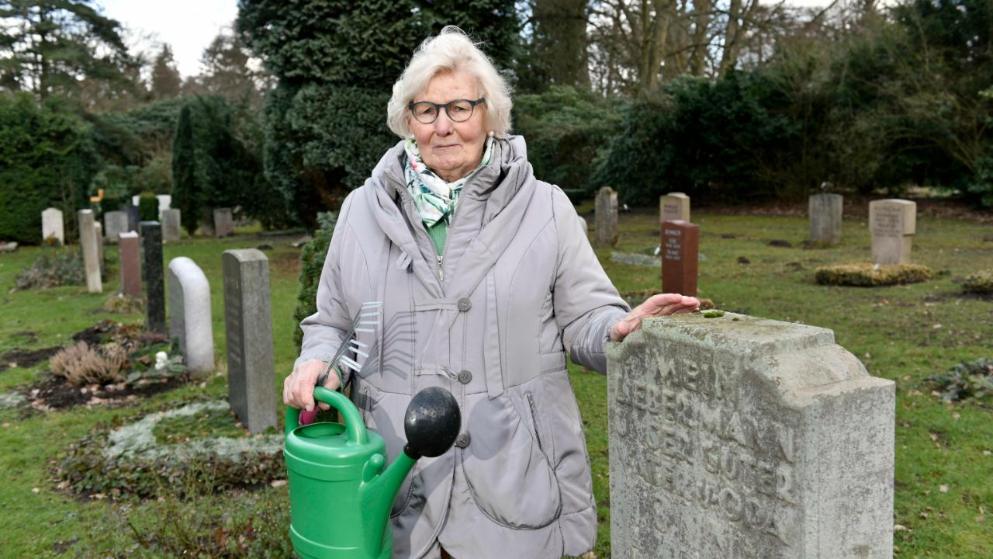 Общество: €3 за посещение могилы родных: абсурдная плата за вход на кладбище Гамбурга