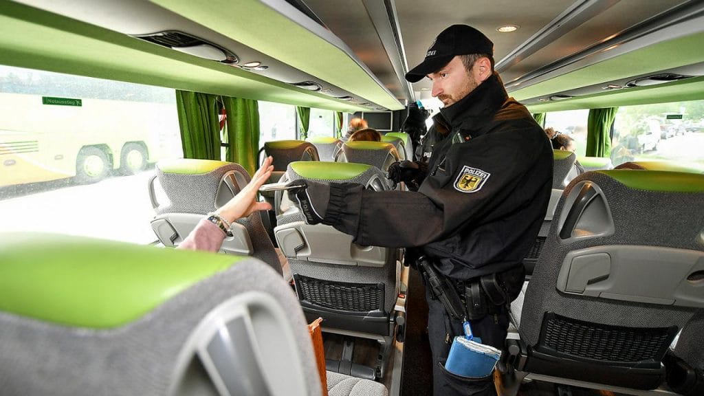 Общество: В 2018 году полиция задержала более 7 тыс. нелегалов, которые пытались попасть в Германию