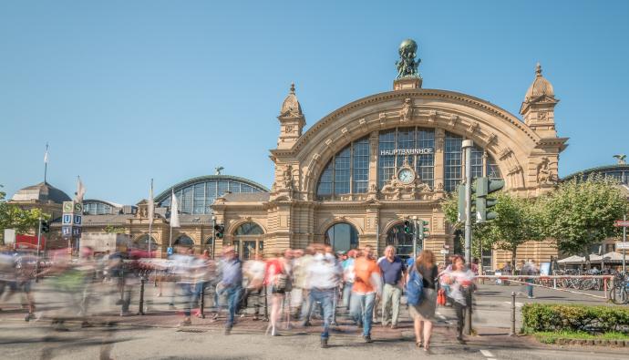 Галерея: Топ-10 самых красивых железнодорожных вокзалов Германии рис 3