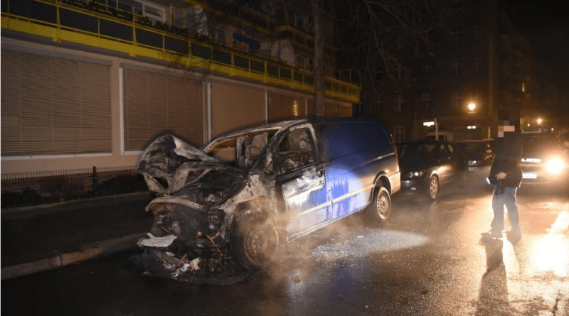 Происшествия: В Берлине подожгли фургоны Amazon: второе нападение за два дня
