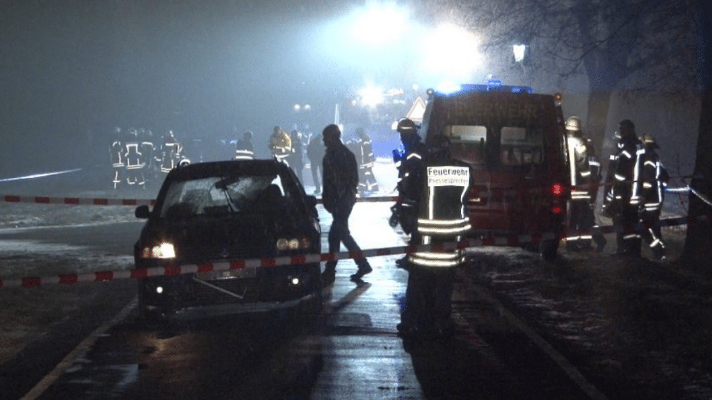Происшествия: В Нижней Саксонии водитель въехал в группу людей: восемь пострадавших