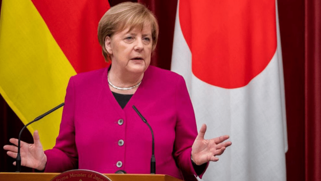 Общество: Ангела Меркель не поддержала план СДПГ по увеличению базовой пенсии