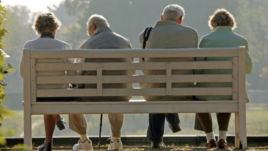 Общество: Как много пенсионеров в Германии действительно бедствуют?