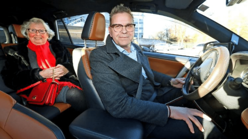 Происшествия: В Гамбурге таксист спас пенсионерку от мошенников