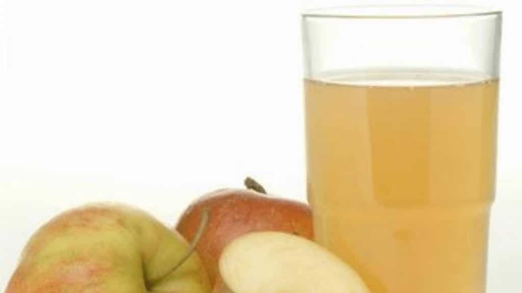 Общество: Яблочный сок с минеральной водой: популярный напиток вреден для здоровья