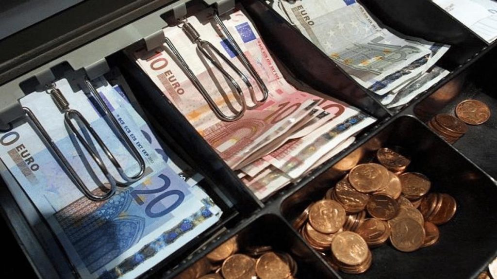 Общество: Двое братьев помогли ресторанам не выплатить государству миллионы евро