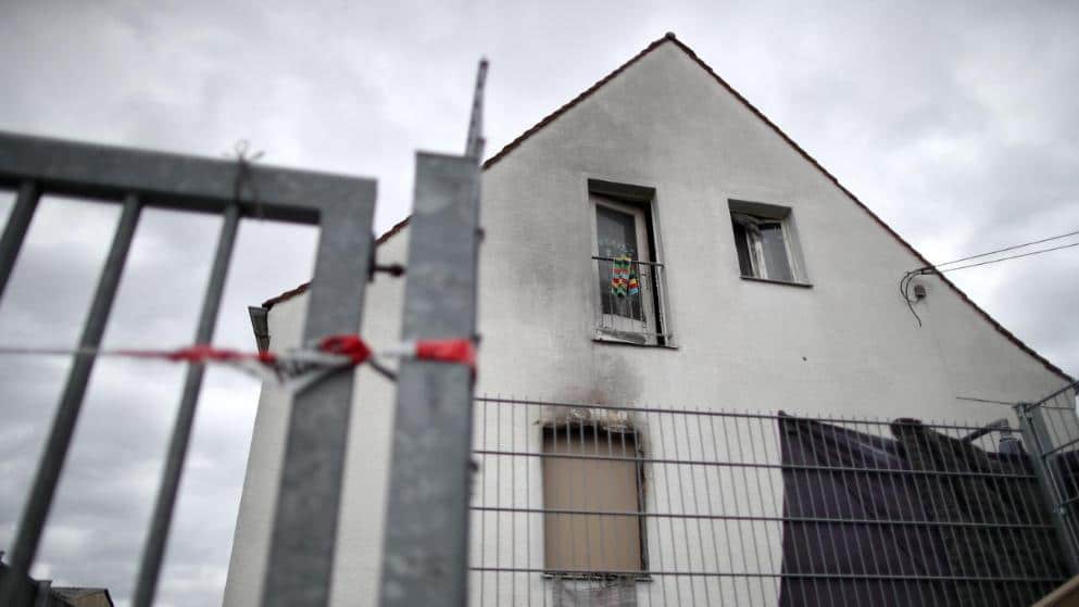 Происшествия: Подробности трагедии в Нюрнберге: беженец вынес ребенка из горящего дома