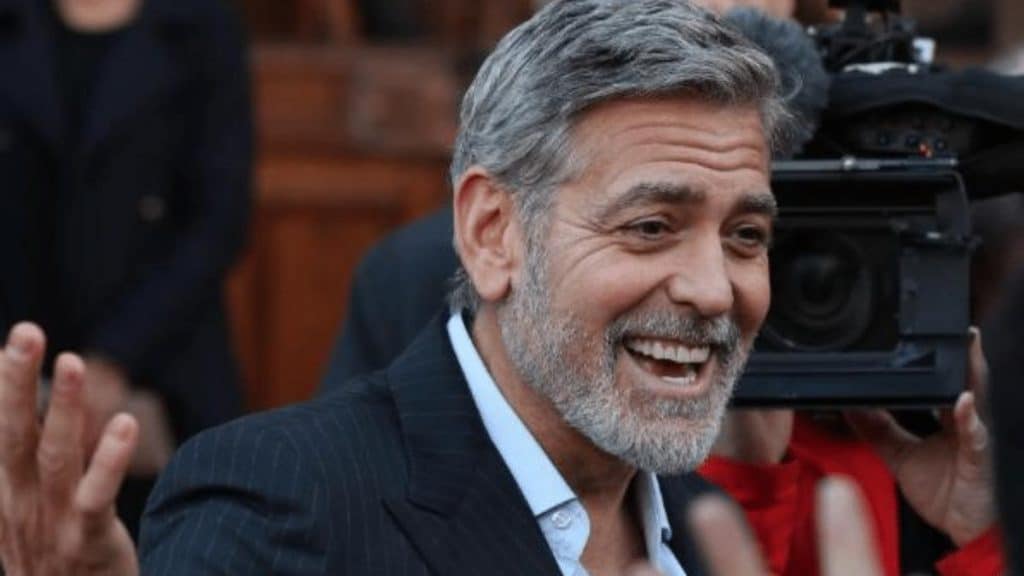 Знаменитости: Джордж Клуни облизал «грязный» подгузник сына на глазах у домработницы