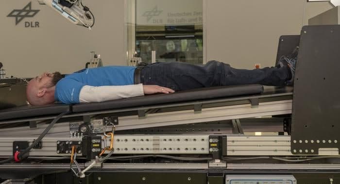 Технологии: Немецкие ученые готовы заплатить €16 500 за 60 дней в лежачем положении