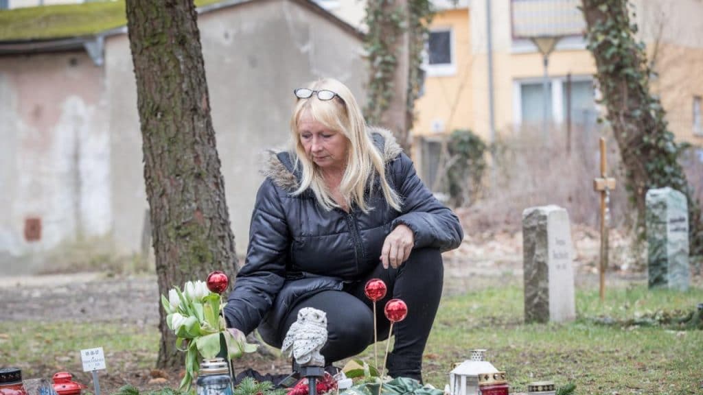 Происшествия: Как мошенники наживаются на смерти: в Берлине пенсионерка стала жертвой гнусного обмана