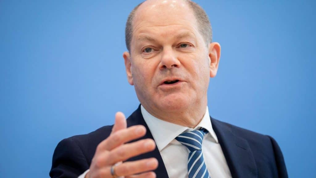 Политика: Министр финансов Германии планирует урезать расходы на беженцев