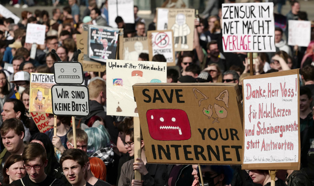 Закон и право: Немцы против цензуры в интернете