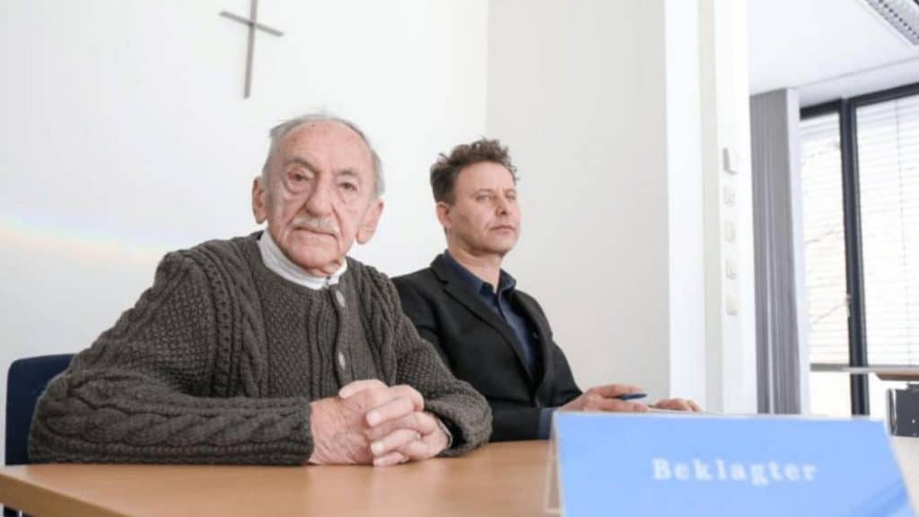 Общество: 89-летнего пенсионера хотят выселить из квартиры, в которой он прожил полжизни