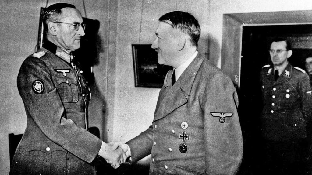 Общество: Почему любимый генерал Гитлера советовал ему бежать?