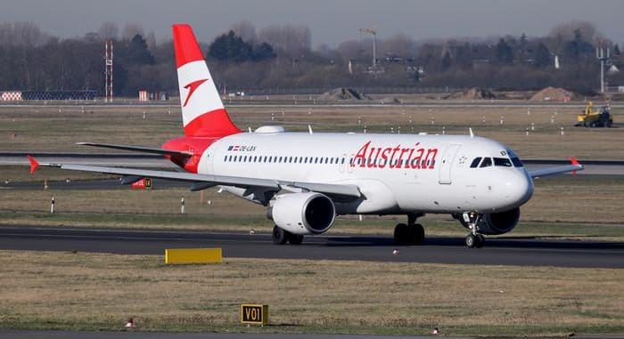 Отовсюду обо всем: Группа вооруженных головорезов устроила рейд на рейс компании Austrian Airways