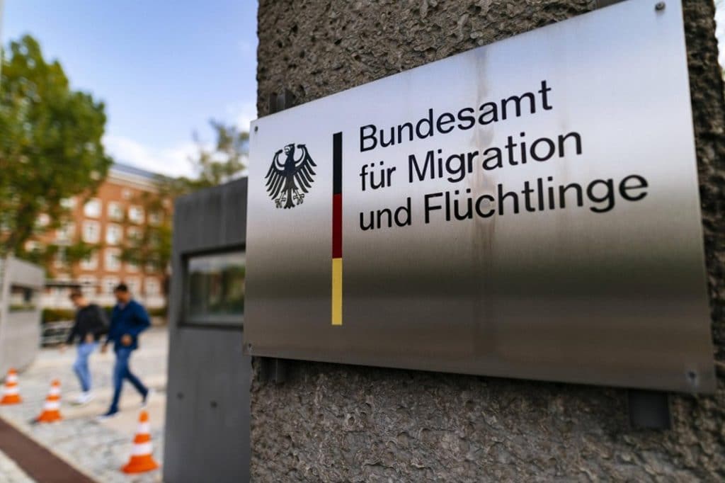 Общество: Среди всех стран ЕС Германия чаще всего предоставляет убежище мигрантам