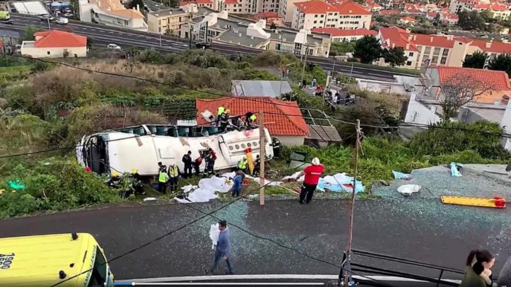Происшествия: Туристический автобус попал в аварию: погибло минимум 29 немцев