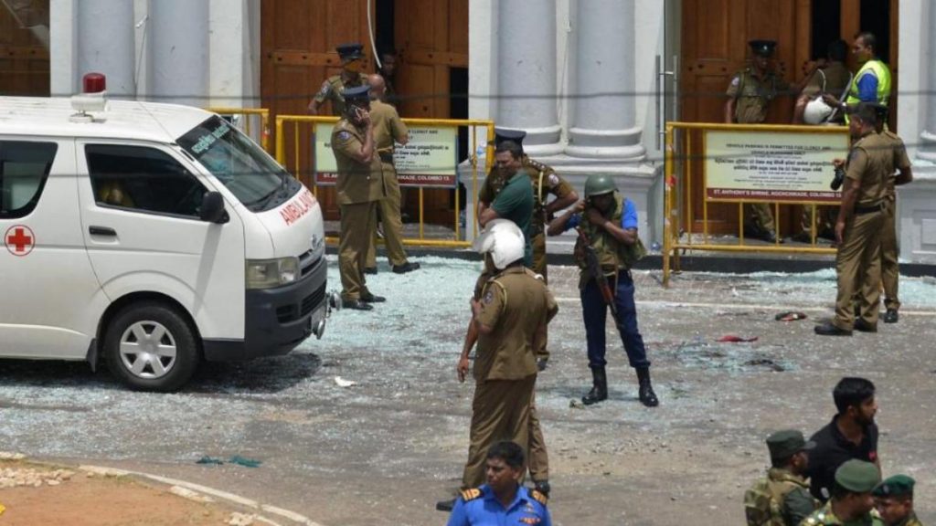 Отовсюду обо всем: Теракт на Шри-Ланке: минимум 180 погибших, больше 450 пострадавших