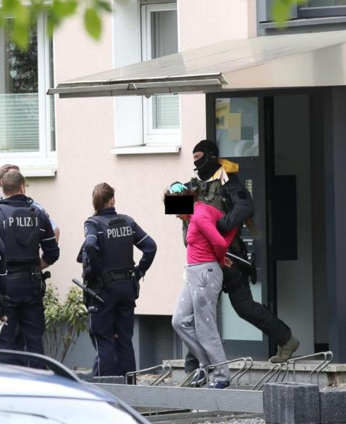 Происшествия: Дюссельдорф: женщина облила судебного пристава кислотой рис 2