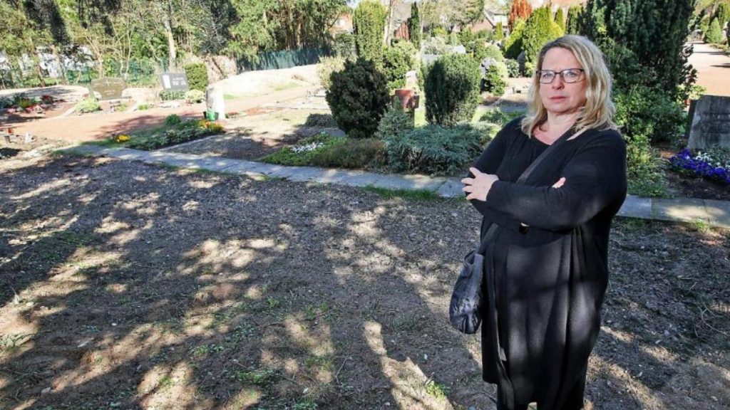 Происшествия: Скандал на кладбище: как у вас могут отобрать могилу
