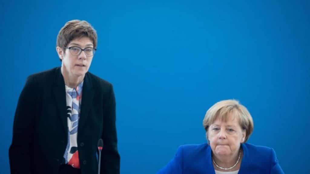 Политика: В ХДС опасаются того, что Меркель уйдет в отставку еще в 2019 году