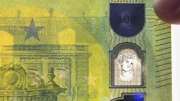 Деньги: В обращение появились новые банкноты €100 и €200 рис 2