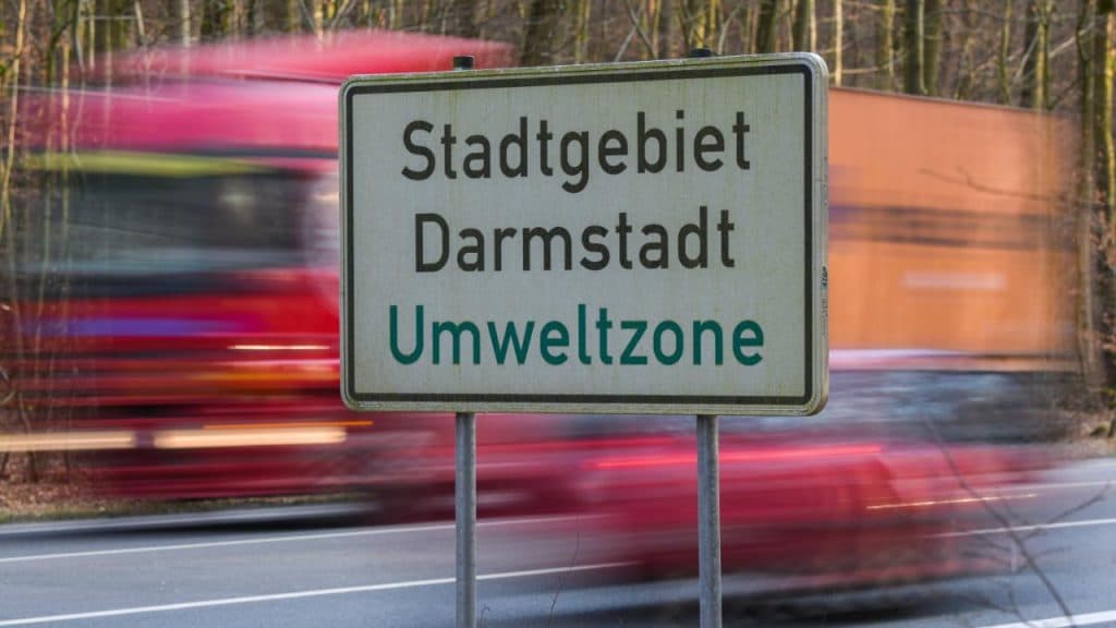 Общество: Еще один немецкий город вводит ограничения на въезд дизельным авто