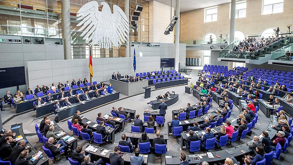 Общество: Граждане Германии стали активно писать петиции властям