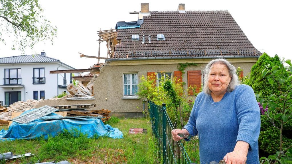 Происшествия: Берлинская пенсионерка вынуждена жить в руинах