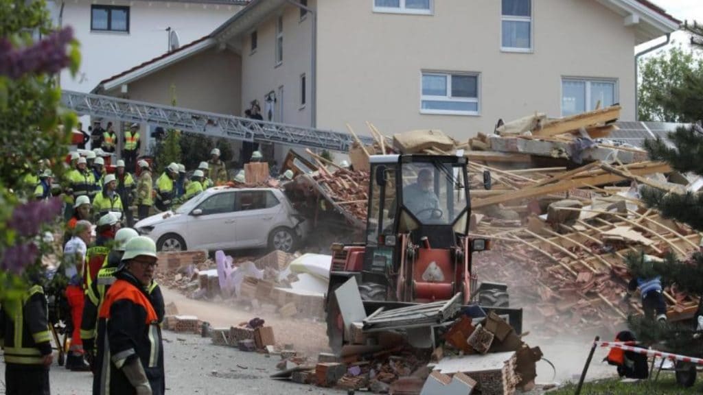 Происшествия: Бавария: жилой дом обвалился вследствие взрыва, под завалами находятся двое людей