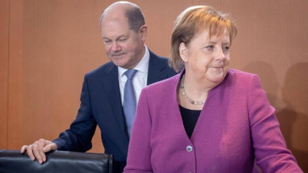 Политика: Довольны ли немцы работой правительства и верят ли они в успех большой коалиции?