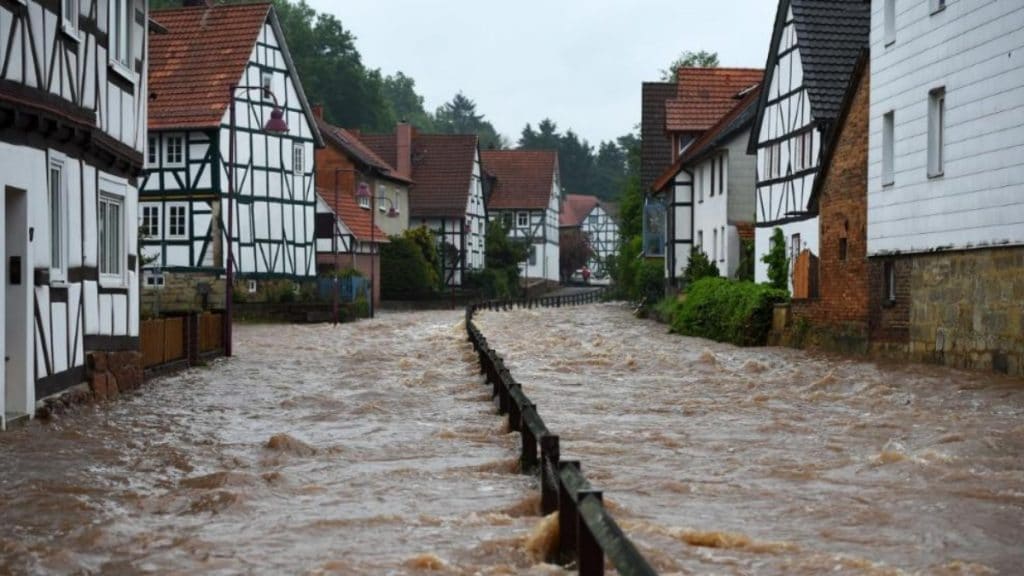 Погода: Непогода в Германии продолжается: где еще возможно наводнение