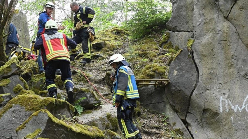 Происшествия: Рейнланд-Пфальц: альпинист погиб под 150-килограммовым обломком скалы