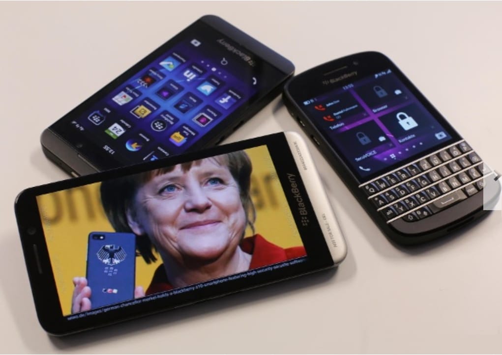 Общество: Политики и их мобильные телефоны - эти устройства правят миром