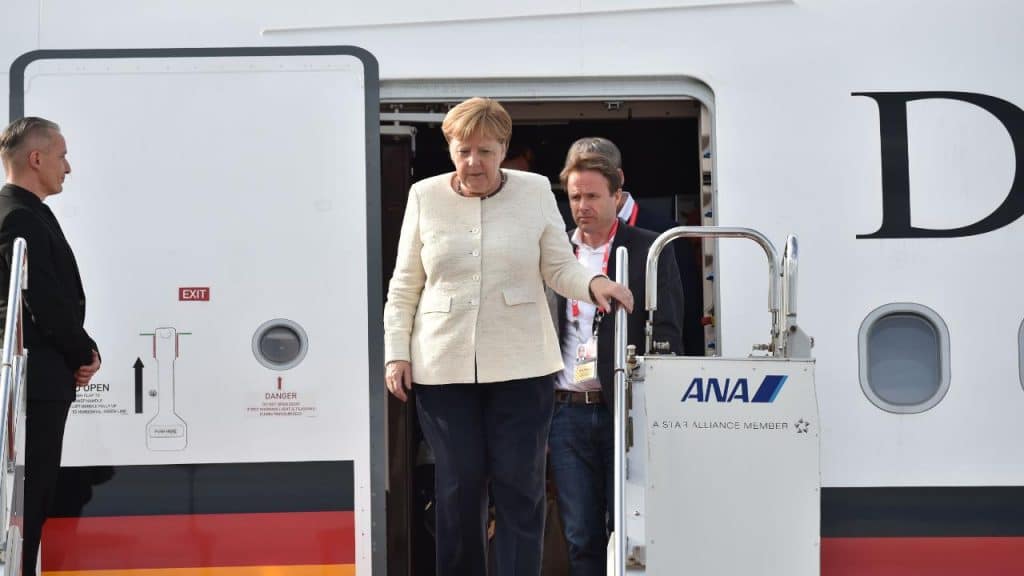 Общество: Почему Меркель трясет: шесть версий о болезни канцлера