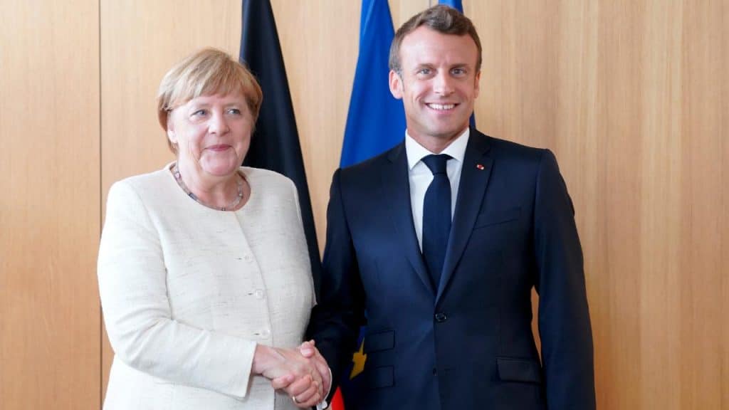 Политика: Борьба Меркель и Макрона за пост главы Еврокомиссии может навсегда разделить союзников