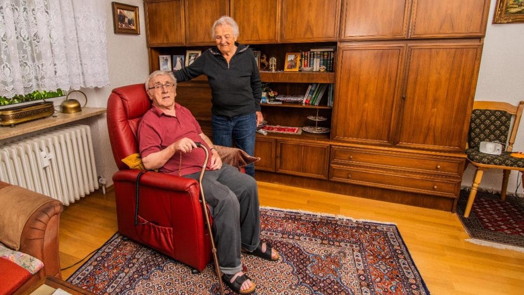 Общество: Пенсионерам из Мюнхена не хватает денег на дом престарелых