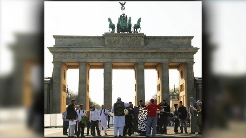 Общество: Эти исламистские организации существуют в Германии, но при этом ненавидят ее