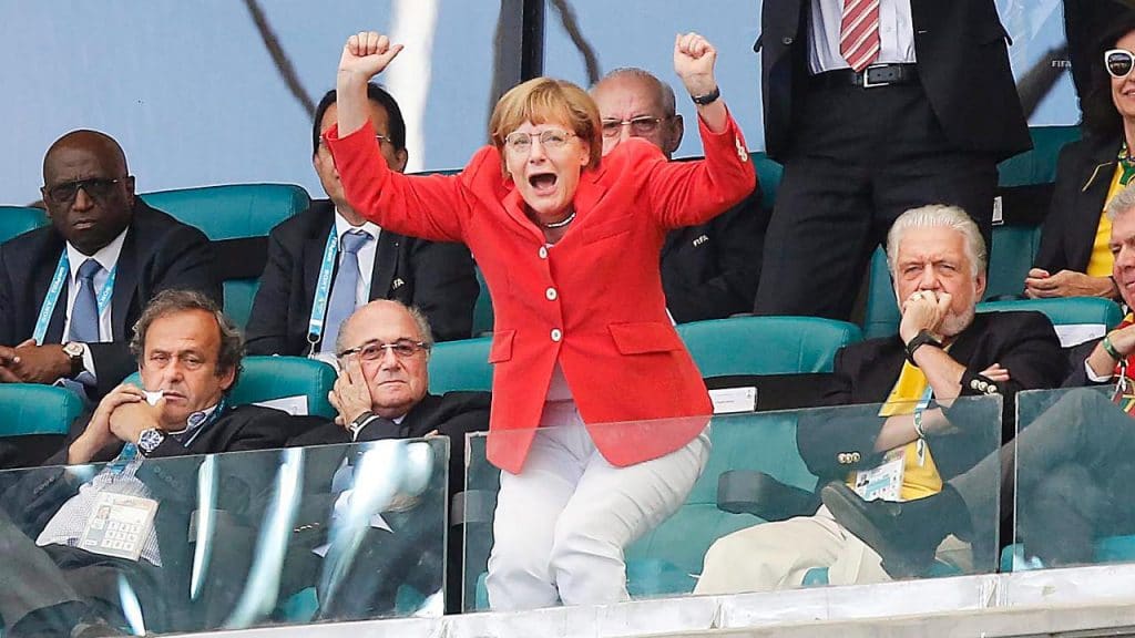 Общество: Чемпионат мира по футболу без Меркель: почему канцлер не любит женщин-футболисток?