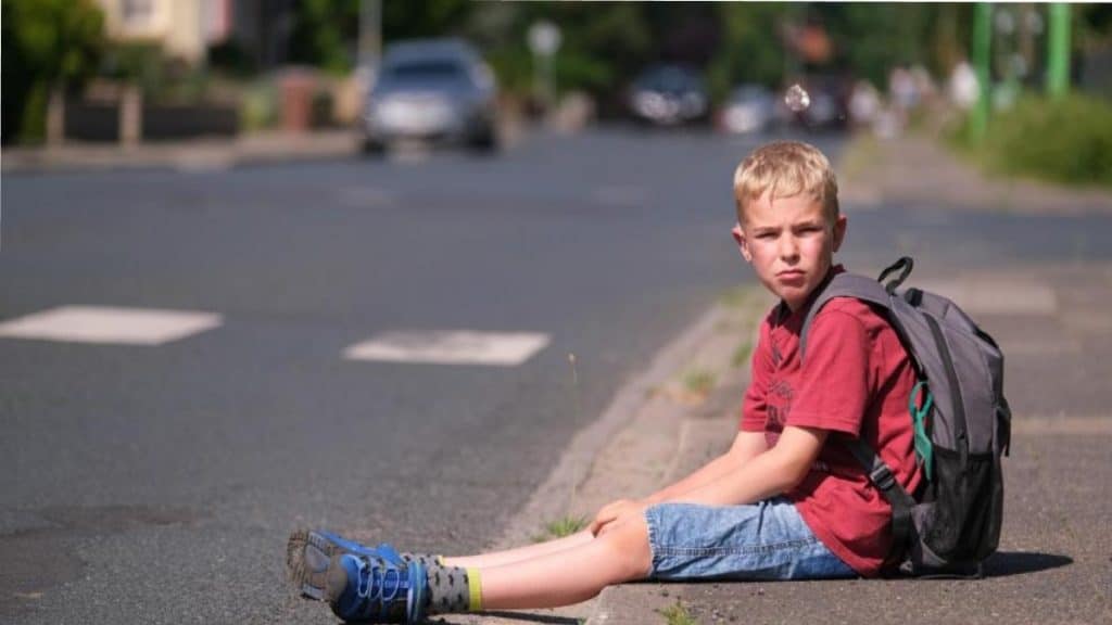 Общество: Водитель забыл о том, что должен отвезти мальчика-инвалида домой