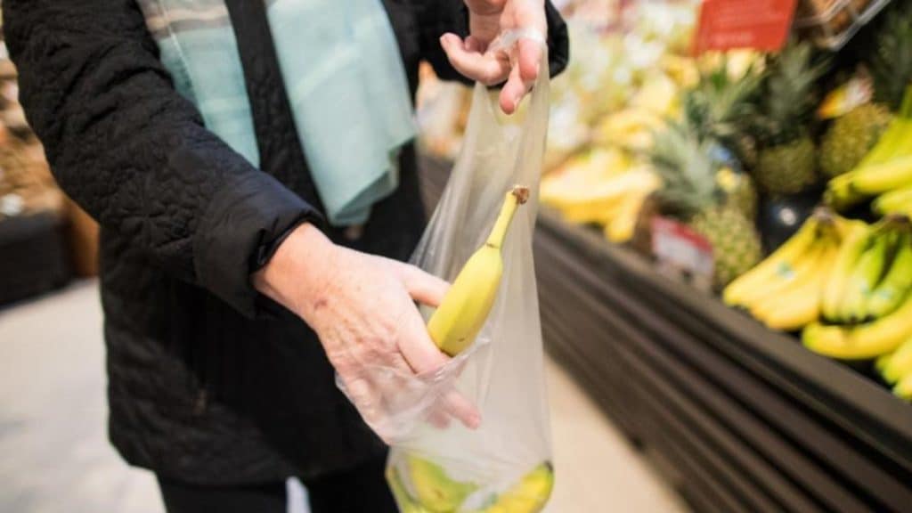 Общество: Пакеты для фруктов и овощей в Aldi теперь станут платными