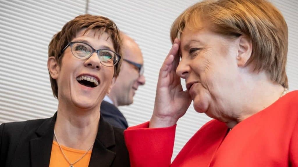 Политика: За кого проголосовали бы немцы, если бы выборы в бундестаг проходили в следующее воскресенье?