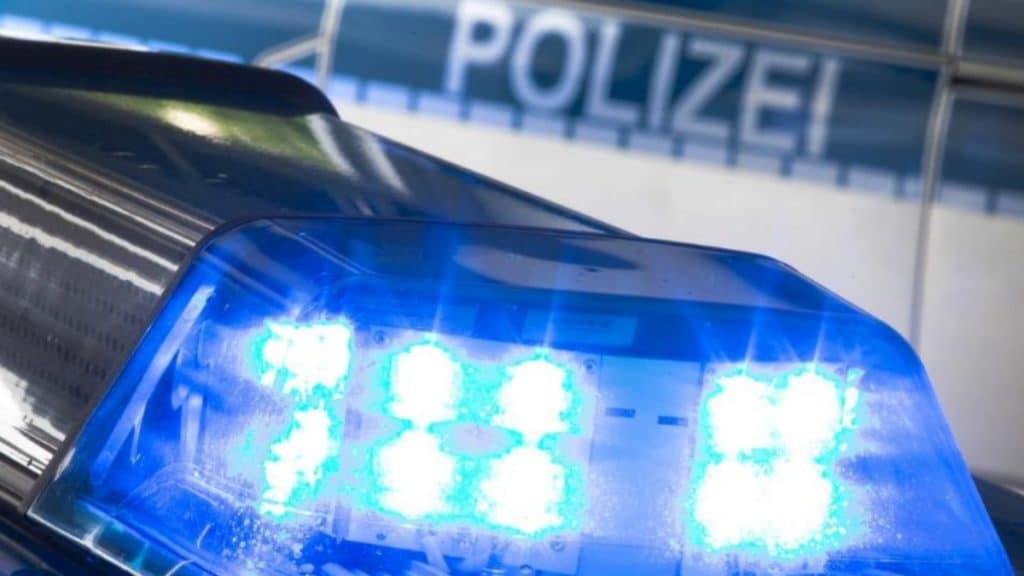 Общество: Полицейскому оторвали мочку уха, жительницу Берлина изуродовали за €100: новости, которые вы могли пропустить