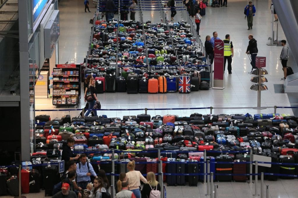 Происшествия: Чемоданный хаос в аэропорту Дюссельдорфа: пассажиры улетают без багажа